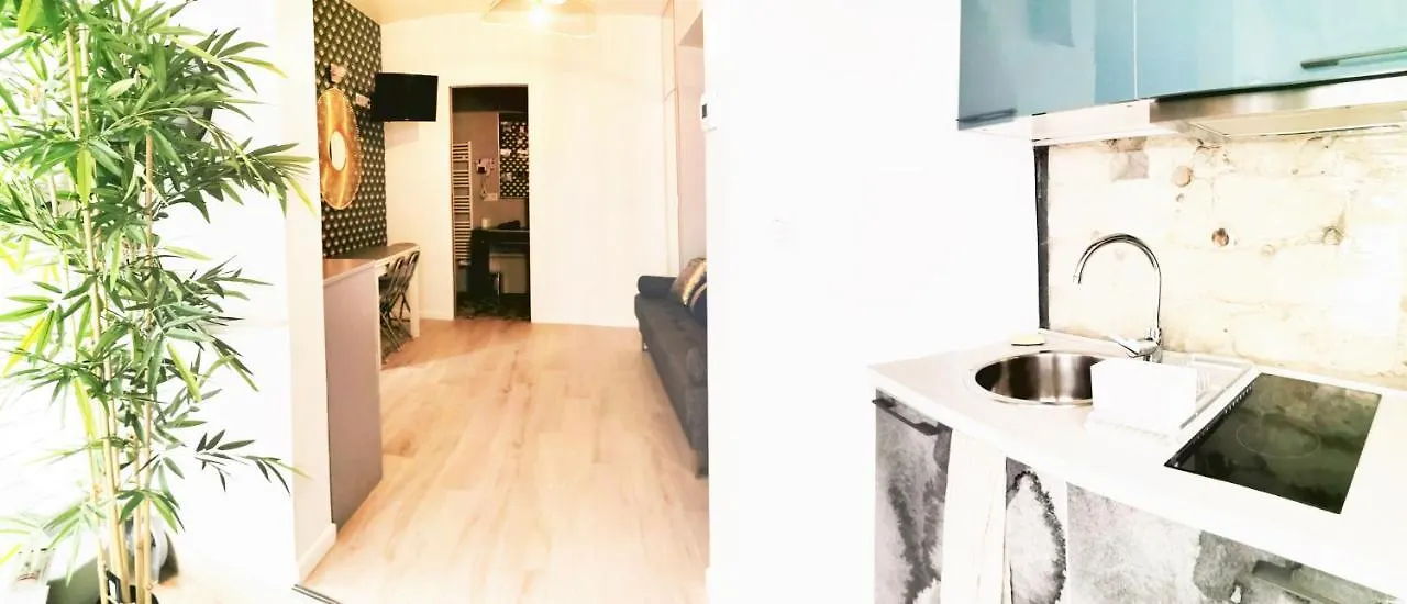 Grenelle - Beautiful Flat In Central Paris 0*,  França
